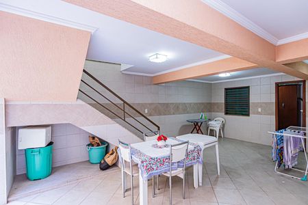 Casa à venda com 168m², 4 quartos e 4 vagas Casa à venda com 168m², 4 quartos e 4 vagasEspaço gourmet