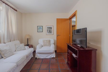 Casa à venda com 316m², 4 quartos e 4 vagasSala de TV