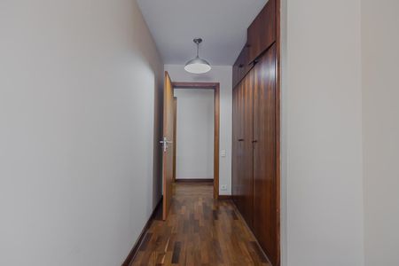 Casa à venda com 316m², 4 quartos e 4 vagasQuarto 3