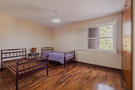 Casa à venda com 316m², 4 quartos e 4 vagasQuarto 2