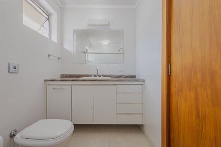 Casa à venda com 316m², 4 quartos e 4 vagasBanheiro 1