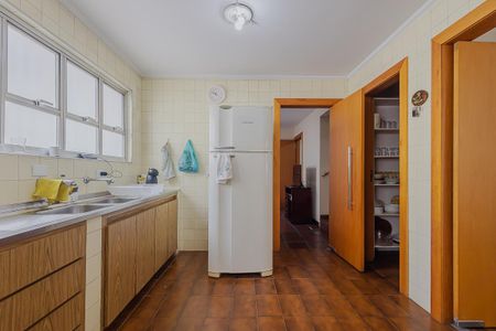 Casa à venda com 316m², 4 quartos e 4 vagasCozinha