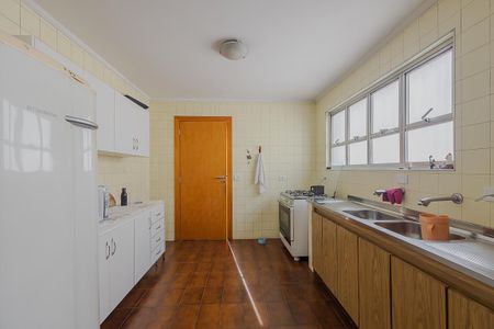 Casa à venda com 316m², 4 quartos e 4 vagasCozinha