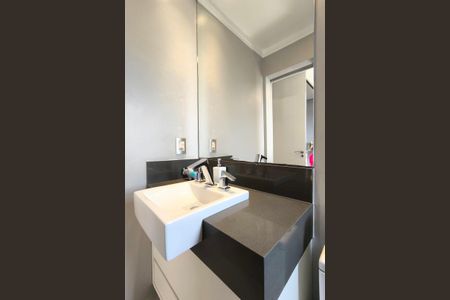 Apartamento à venda com 246m², 4 quartos e 3 vagasBanheiro da Suíte 4