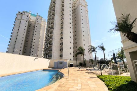 Apartamento à venda com 246m², 4 quartos e 3 vagasÁrea comum - Piscina