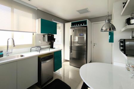 Apartamento à venda com 246m², 4 quartos e 3 vagasCozinha