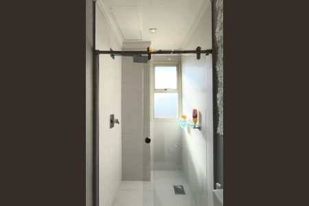 Apartamento à venda com 246m², 4 quartos e 3 vagasBanheiro da Suíte 2