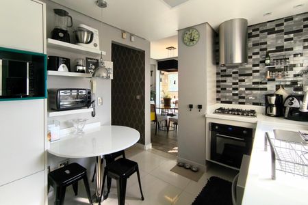 Apartamento à venda com 246m², 4 quartos e 3 vagasCozinha