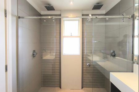 Apartamento à venda com 246m², 4 quartos e 3 vagasBanheiro da Suíte 1