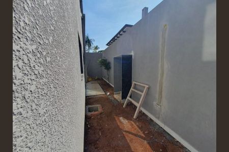 Casa de condomínio à venda com 214m², 4 quartos e 3 vagas