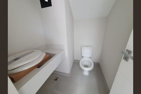 Casa de condomínio à venda com 214m², 4 quartos e 3 vagas