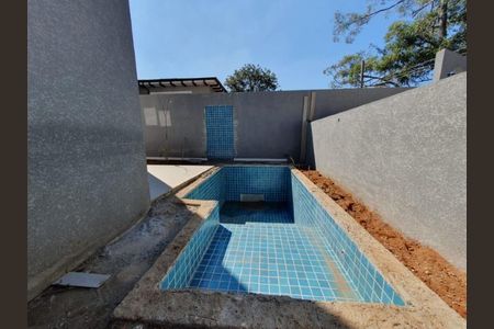 Casa de condomínio à venda com 214m², 4 quartos e 3 vagas