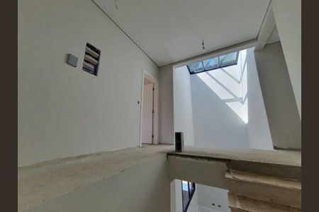 Casa de condomínio à venda com 214m², 4 quartos e 3 vagas