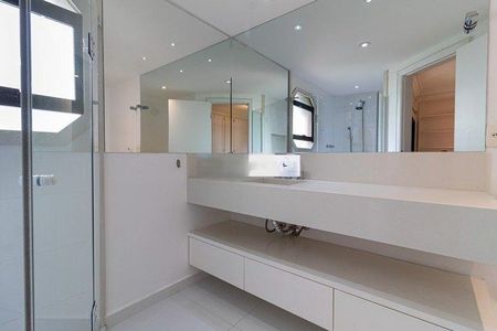 Apartamento à venda com 180m², 3 quartos e 3 vagas