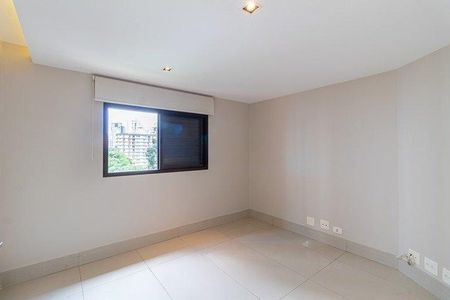 Apartamento à venda com 180m², 3 quartos e 3 vagas