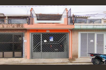 Casa à venda com 80m², 2 quartos e 1 vaga Casa à venda com 80m², 2 quartos e 1 vagaFachada