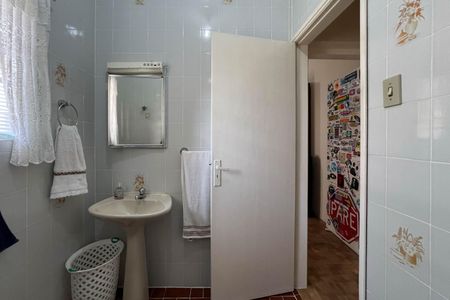Casa à venda com 200m², 3 quartos e 3 vagas Casa à venda com 200m², 3 quartos e 3 vagasBanheiro