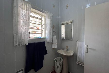Casa à venda com 200m², 3 quartos e 3 vagas Casa à venda com 200m², 3 quartos e 3 vagasBanheiro