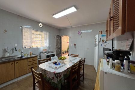 Casa à venda com 200m², 3 quartos e 3 vagas Casa à venda com 200m², 3 quartos e 3 vagasCozinha