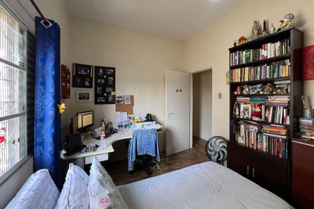 Casa à venda com 200m², 3 quartos e 3 vagas Casa à venda com 200m², 3 quartos e 3 vagasQuarto 2