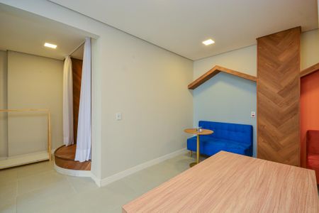Apartamento à venda com 38m², 2 quartos e 1 vaga Apartamento à venda com 38m², 2 quartos e 1 vagaÁrea comum - Salão de festas