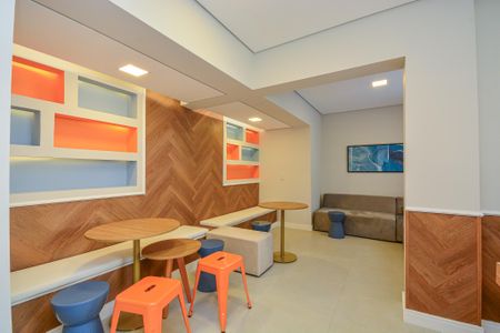 Apartamento à venda com 38m², 2 quartos e 1 vaga Apartamento à venda com 38m², 2 quartos e 1 vagaÁrea comum - Salão de festas
