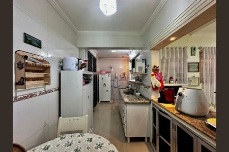 Casa à venda com 200m², 3 quartos e 1 vaga Casa à venda com 200m², 3 quartos e 1 vagaCozinha