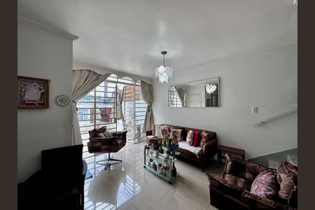 Casa à venda com 200m², 3 quartos e 1 vaga Casa à venda com 200m², 3 quartos e 1 vagaSala