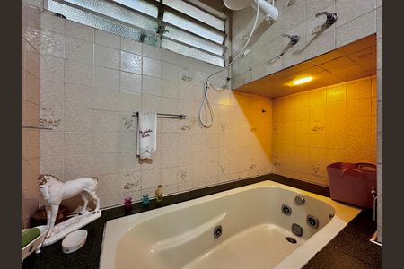 Casa à venda com 200m², 3 quartos e 1 vaga Casa à venda com 200m², 3 quartos e 1 vagaBanheiro