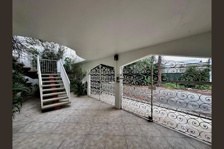 Casa à venda com 200m², 3 quartos e 1 vaga Casa à venda com 200m², 3 quartos e 1 vagaGaragem