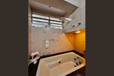 Casa à venda com 200m², 3 quartos e 1 vaga Casa à venda com 200m², 3 quartos e 1 vagaBanheiro