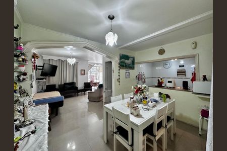 Casa à venda com 200m², 3 quartos e 1 vaga Casa à venda com 200m², 3 quartos e 1 vagaSala