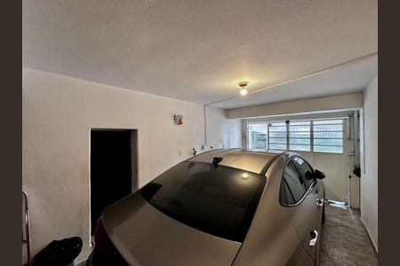 Casa à venda com 200m², 3 quartos e 1 vaga Casa à venda com 200m², 3 quartos e 1 vagaGaragem