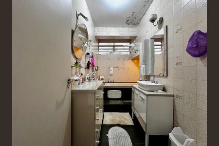 Casa à venda com 200m², 3 quartos e 1 vaga Casa à venda com 200m², 3 quartos e 1 vagaBanheiro