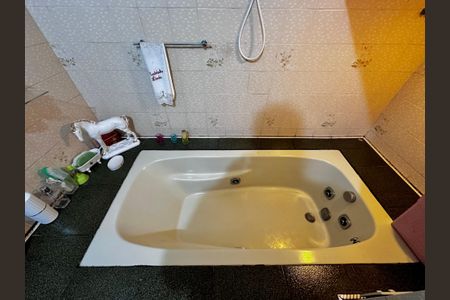 Casa à venda com 200m², 3 quartos e 1 vaga Casa à venda com 200m², 3 quartos e 1 vagaBanheiro