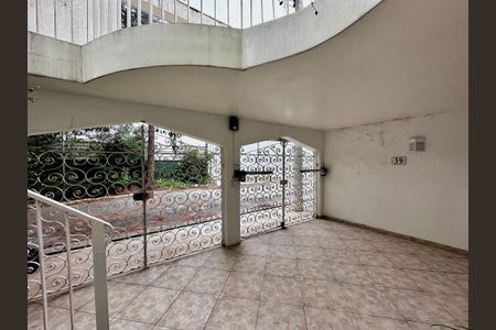 Casa à venda com 200m², 3 quartos e 1 vaga Casa à venda com 200m², 3 quartos e 1 vagaGaragem