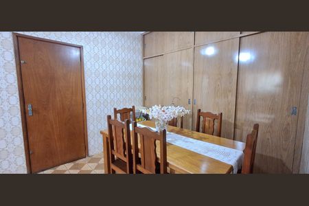 Casa à venda com 285m², 4 quartos e 5 vagas Casa à venda com 285m², 4 quartos e 5 vagasCozinha