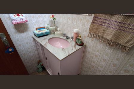 Casa à venda com 285m², 4 quartos e 5 vagas Casa à venda com 285m², 4 quartos e 5 vagasBanheiro Suíte