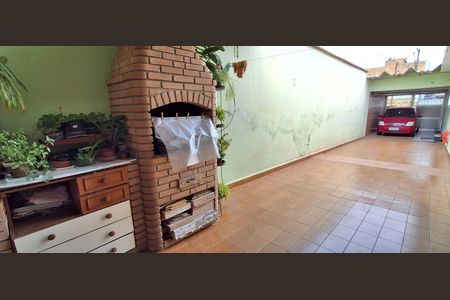 Casa à venda com 285m², 4 quartos e 5 vagas Casa à venda com 285m², 4 quartos e 5 vagasQuintal