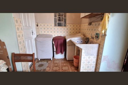 Casa à venda com 285m², 4 quartos e 5 vagas Casa à venda com 285m², 4 quartos e 5 vagasÁrea de Serviço