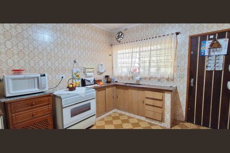 Casa à venda com 285m², 4 quartos e 5 vagas Casa à venda com 285m², 4 quartos e 5 vagasCozinha