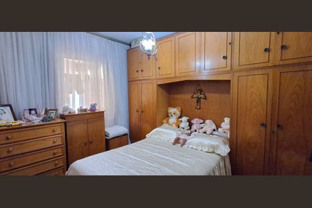 Casa à venda com 285m², 4 quartos e 5 vagas Casa à venda com 285m², 4 quartos e 5 vagasQuarto 2