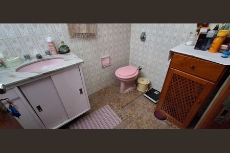 Casa à venda com 285m², 4 quartos e 5 vagas Casa à venda com 285m², 4 quartos e 5 vagasBanheiro Suíte