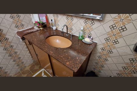 Casa à venda com 285m², 4 quartos e 5 vagas Casa à venda com 285m², 4 quartos e 5 vagasBanheiro Social