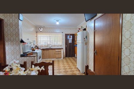 Casa à venda com 285m², 4 quartos e 5 vagas Casa à venda com 285m², 4 quartos e 5 vagasCozinha