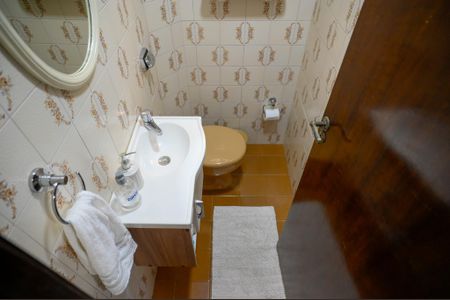 Casa à venda com 170m², 3 quartos e 2 vagasLavabo