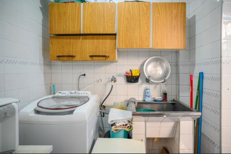 Casa à venda com 170m², 3 quartos e 2 vagasÁrea de Serviço