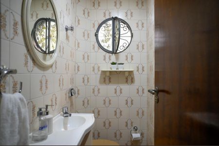 Casa à venda com 170m², 3 quartos e 2 vagasLavabo