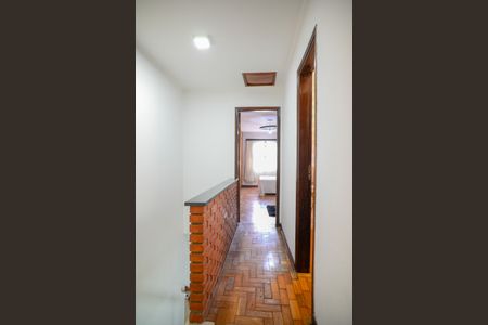 Casa à venda com 170m², 3 quartos e 2 vagasCorredor