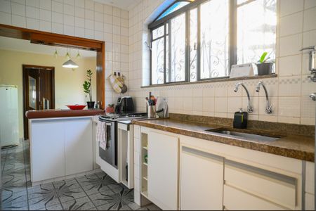 Casa à venda com 170m², 3 quartos e 2 vagasCozinha